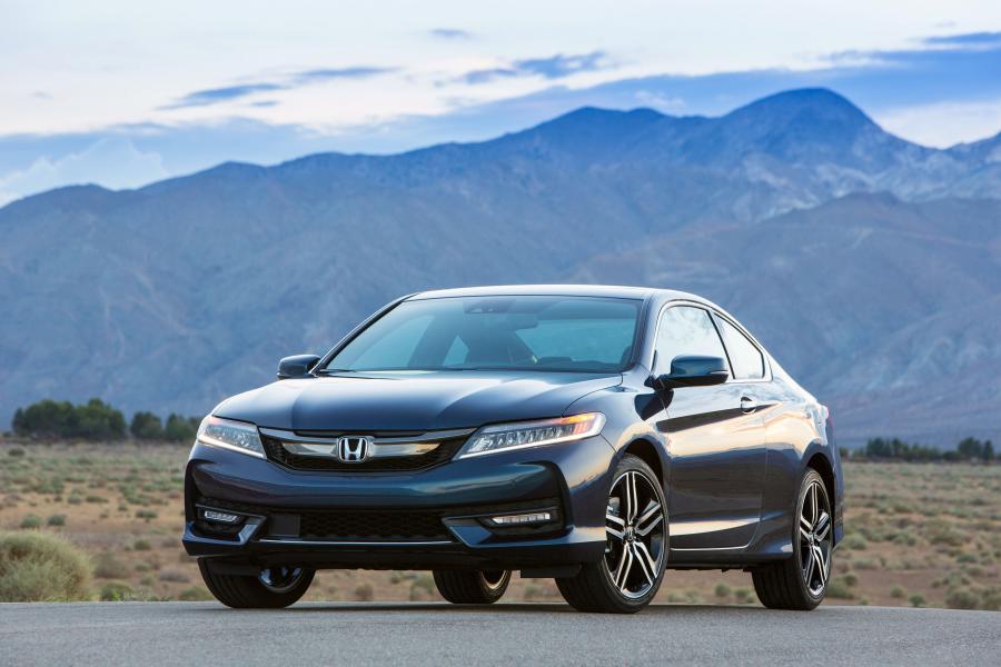  Honda Accord Touring Coupe 2016 года  (фото 1 из 32)